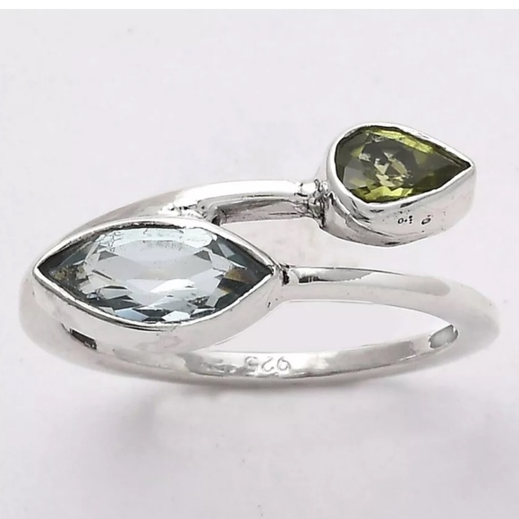 Peridot and sky blue topaz sterling silver ring size 7 - Picture 2 of 3